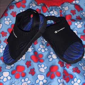⛱🐾4M Champion sandals with Velcro closure